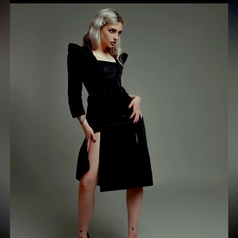 Disturbia Women's | Black Structured, Embroidered Magdalene Midi Dress 8US, NWT!